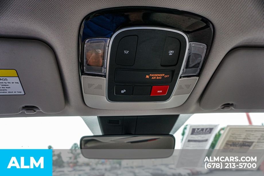 Used 2025 Gray Hyundai SEL image 32