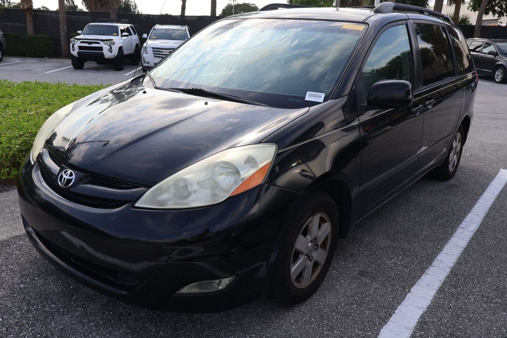 Thumbnail: 2009 Toyota Sienna - 2