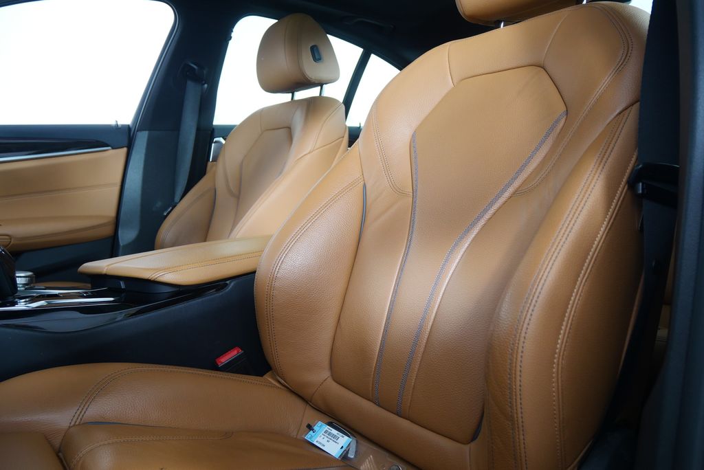 Thumbnail: 2023 BMW 5 Series - 11
