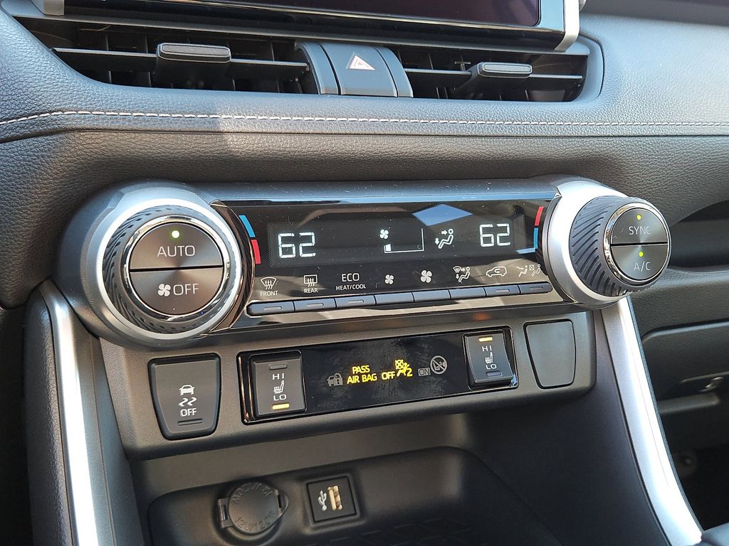 Thumbnail: 2025 Toyota RAV4 - 14