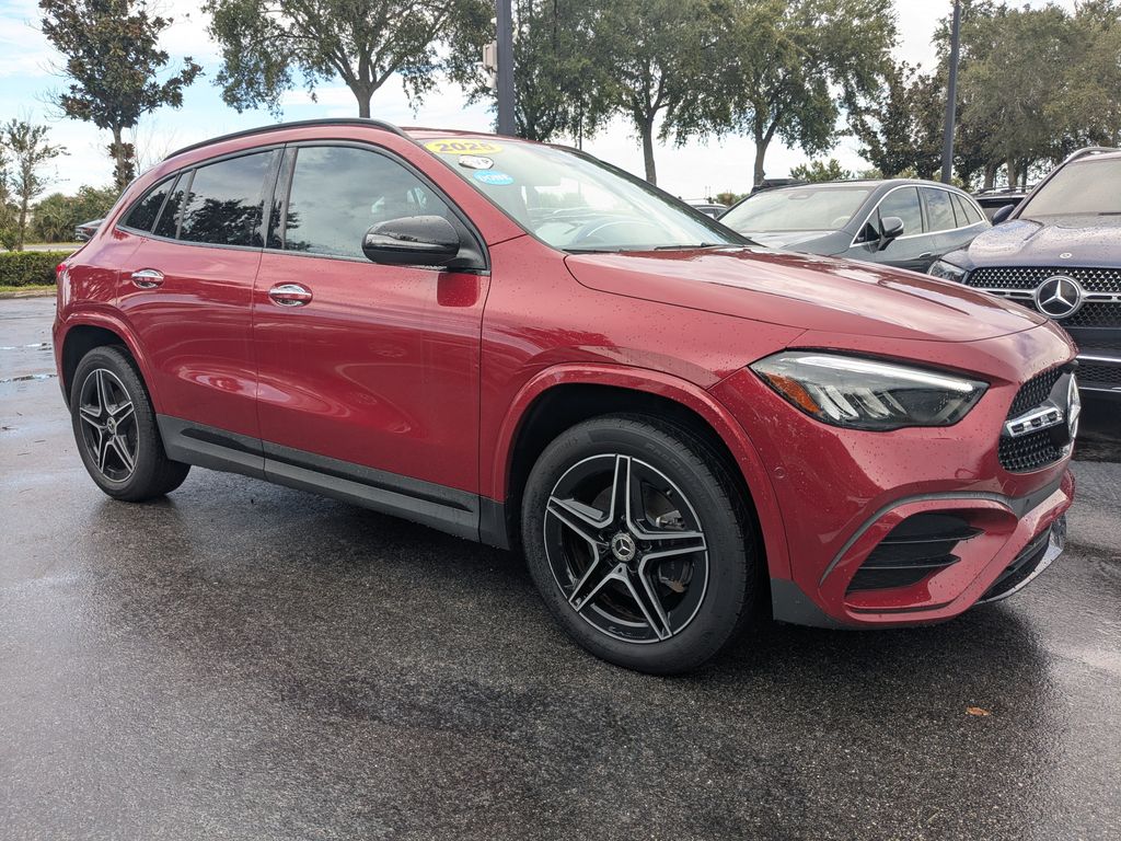 MANUFAKTUR Patagonia Red Metallic 2025 Mercedes-Benz GLA SUV / Crossover Front-Wheel Drive 8-Speed Dual Clutch