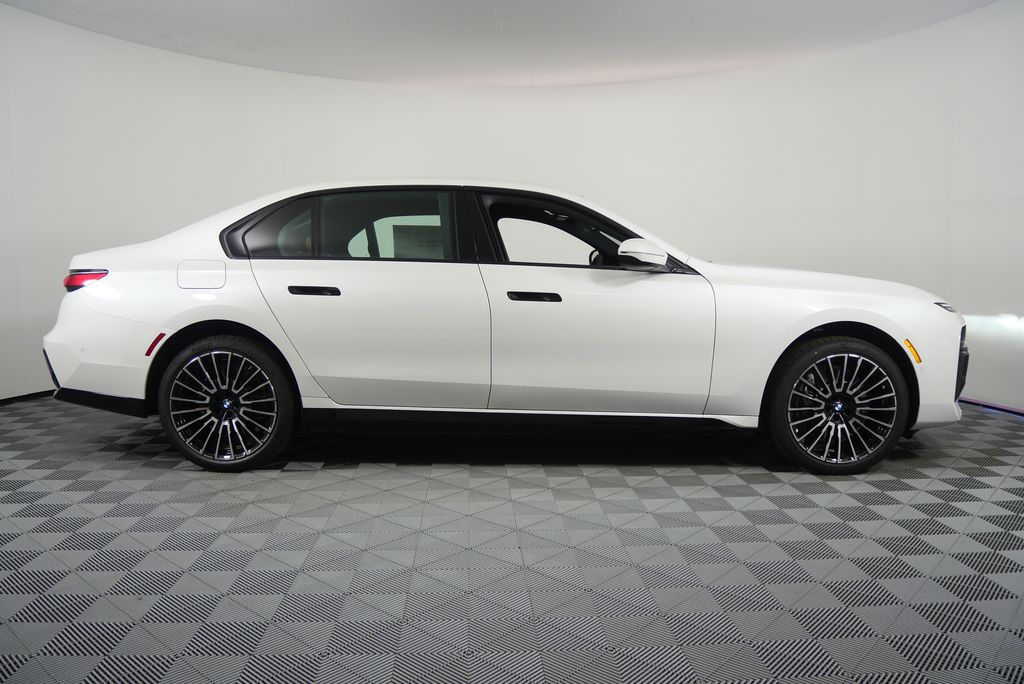Thumbnail: 2025 BMW 7 Series - 2