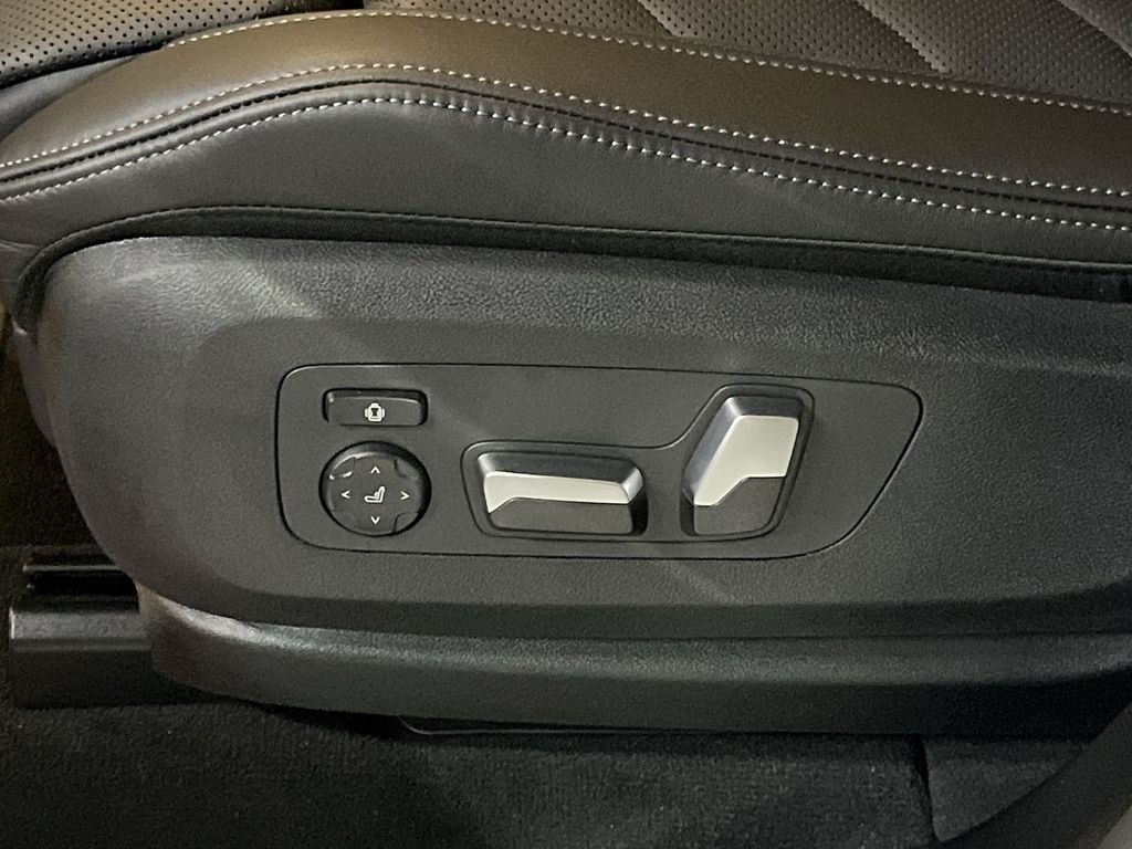 Thumbnail: 2026 BMW X5 - 12