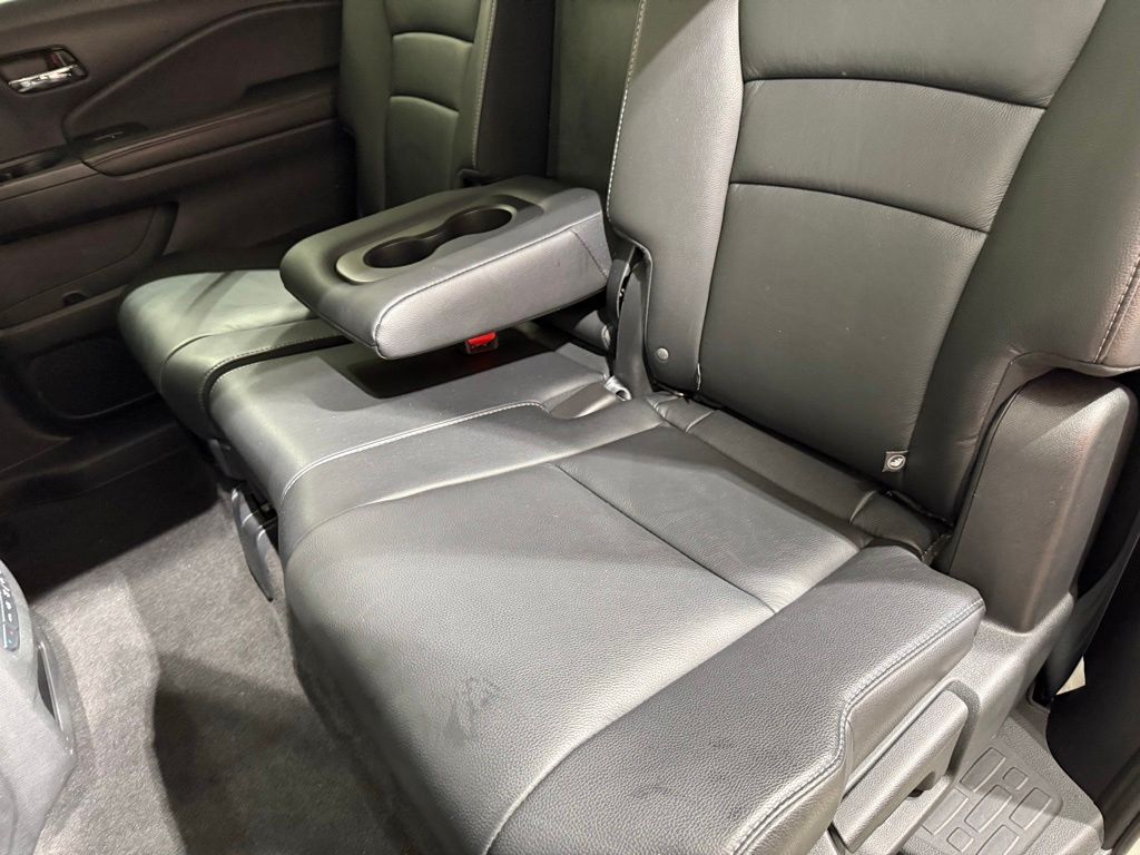 Thumbnail: 2017 Honda Pilot - 21