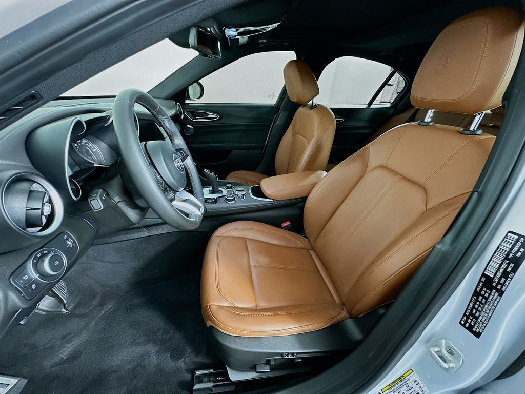 2022 Alfa Romeo Giulia Ti 22