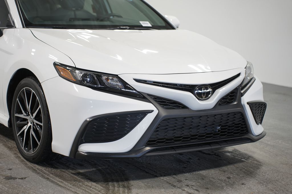 2023 Toyota Camry SE 4