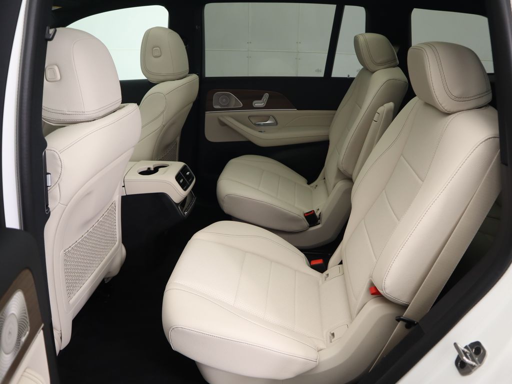 2025 Mercedes-Benz GLS 450 4MATIC 23