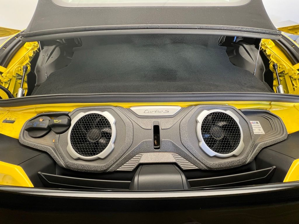 Thumbnail: 2023 Porsche 911 - 20