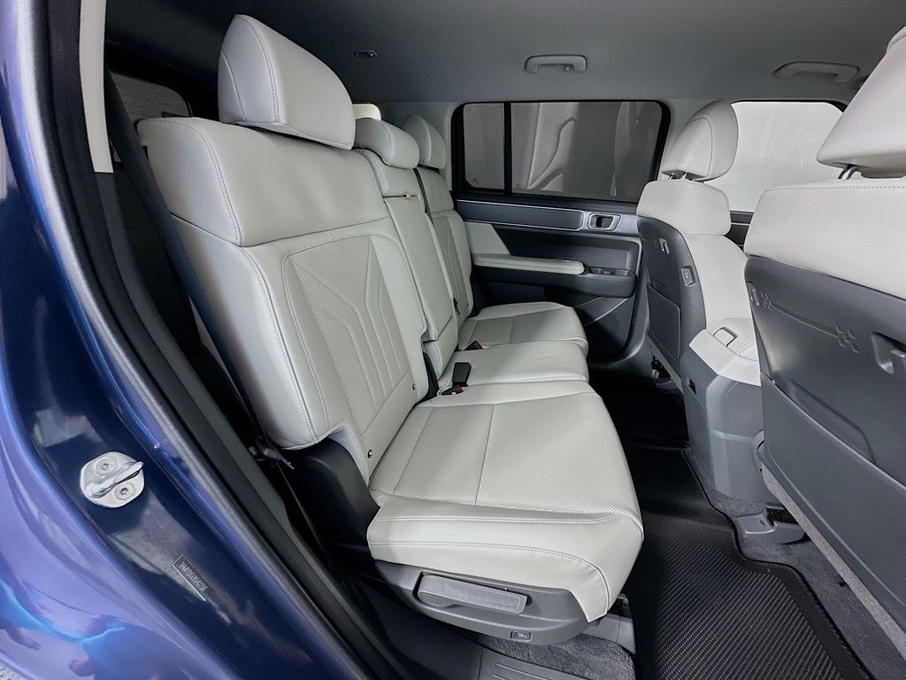 Thumbnail: 2025 Hyundai Santa Fe - 28