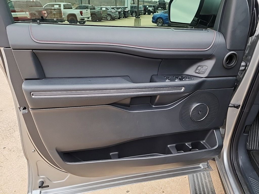 2024 Ford Expedition Limited photo