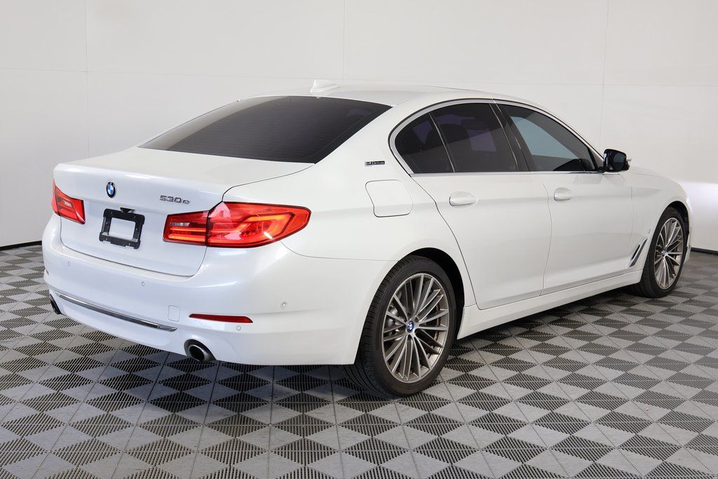 Thumbnail: 2019 BMW 5 Series - 4