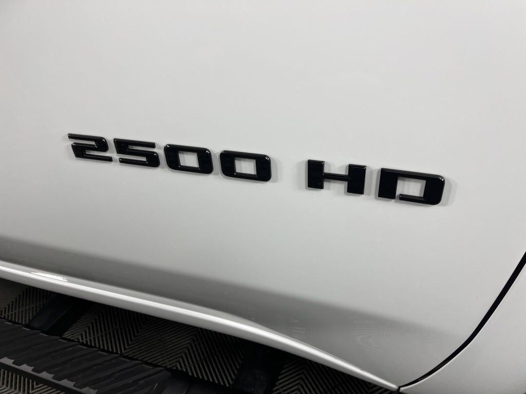 2025 Chevrolet Silverado 2500 LT 10