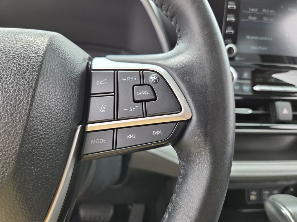 Used 2022 Toyota Highlander Hybrid SUV