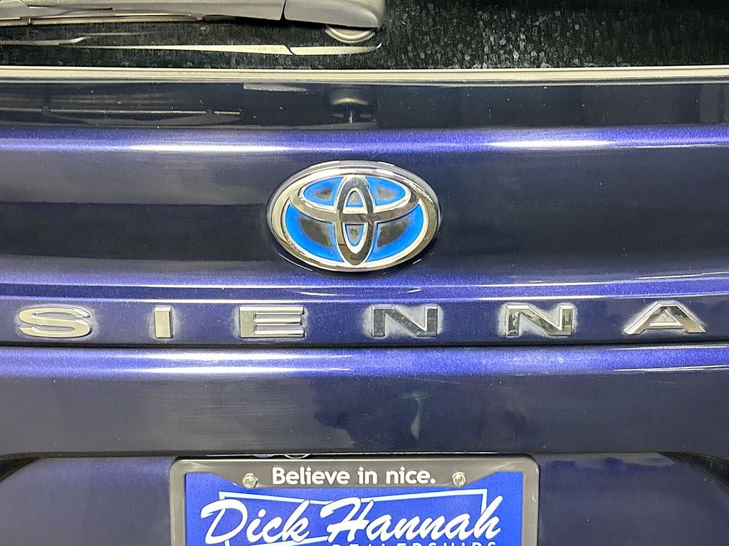 2023 Toyota Sienna Limited