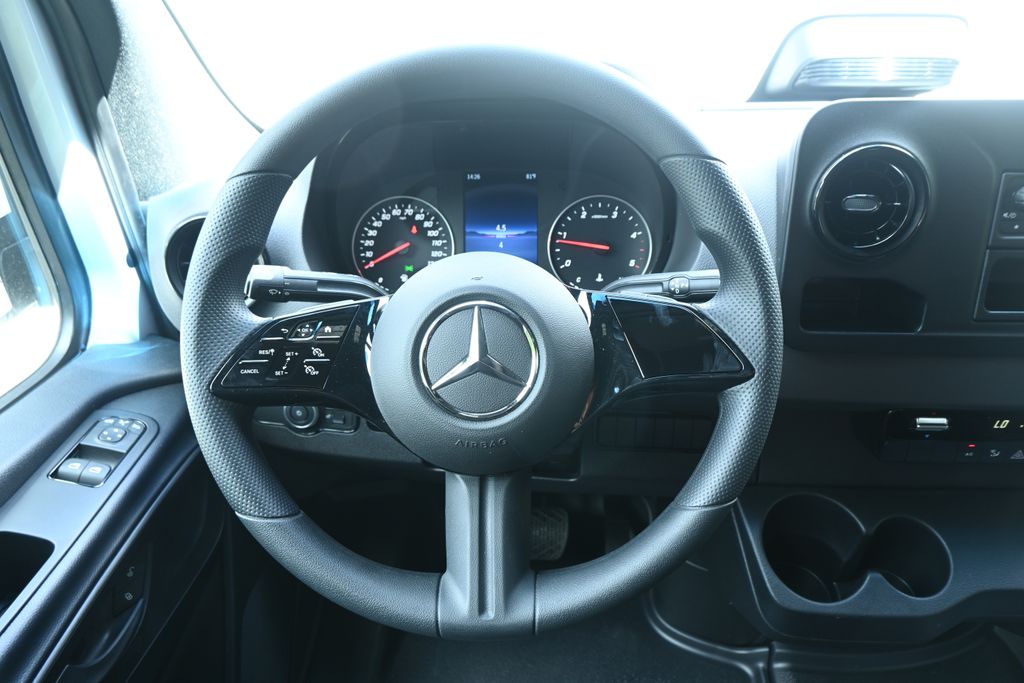 Thumbnail: 2026 Mercedes-Benz Sprinter - 16