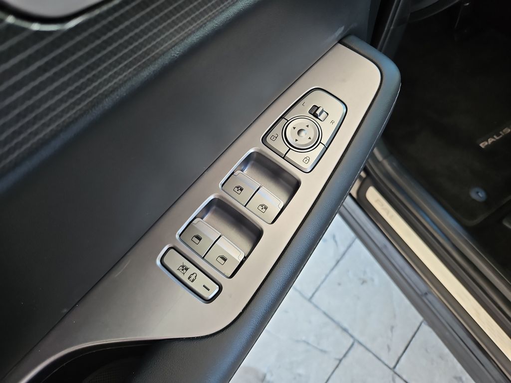 2023 Hyundai Palisade Limited Black at Jones Ford