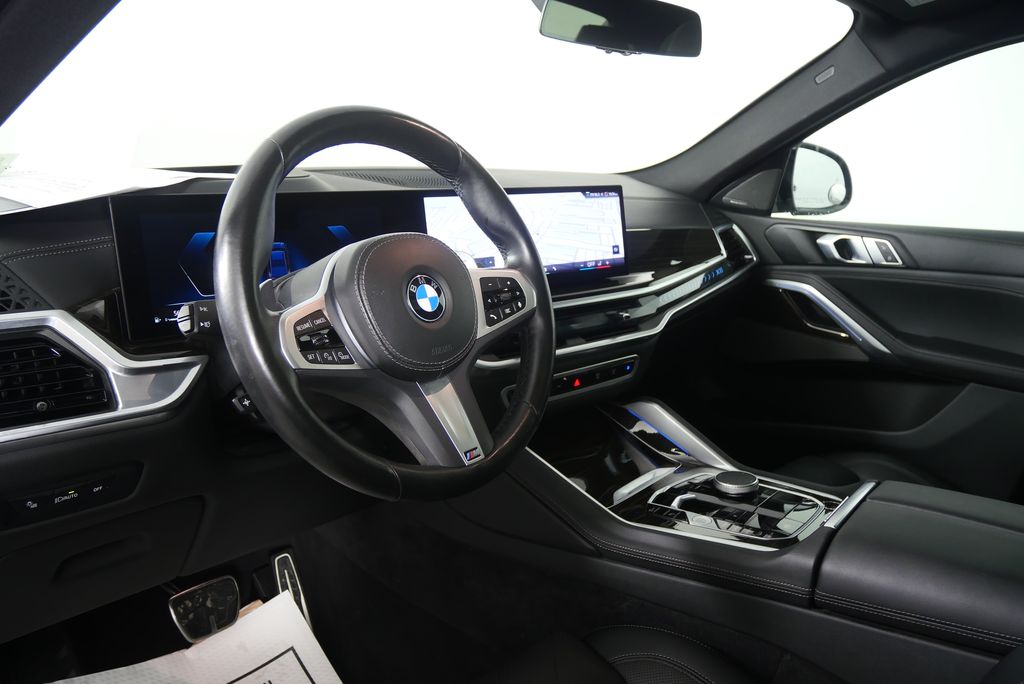 Thumbnail: 2025 BMW X6 - 13