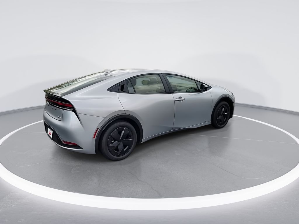 2025 Toyota Prius LE 8