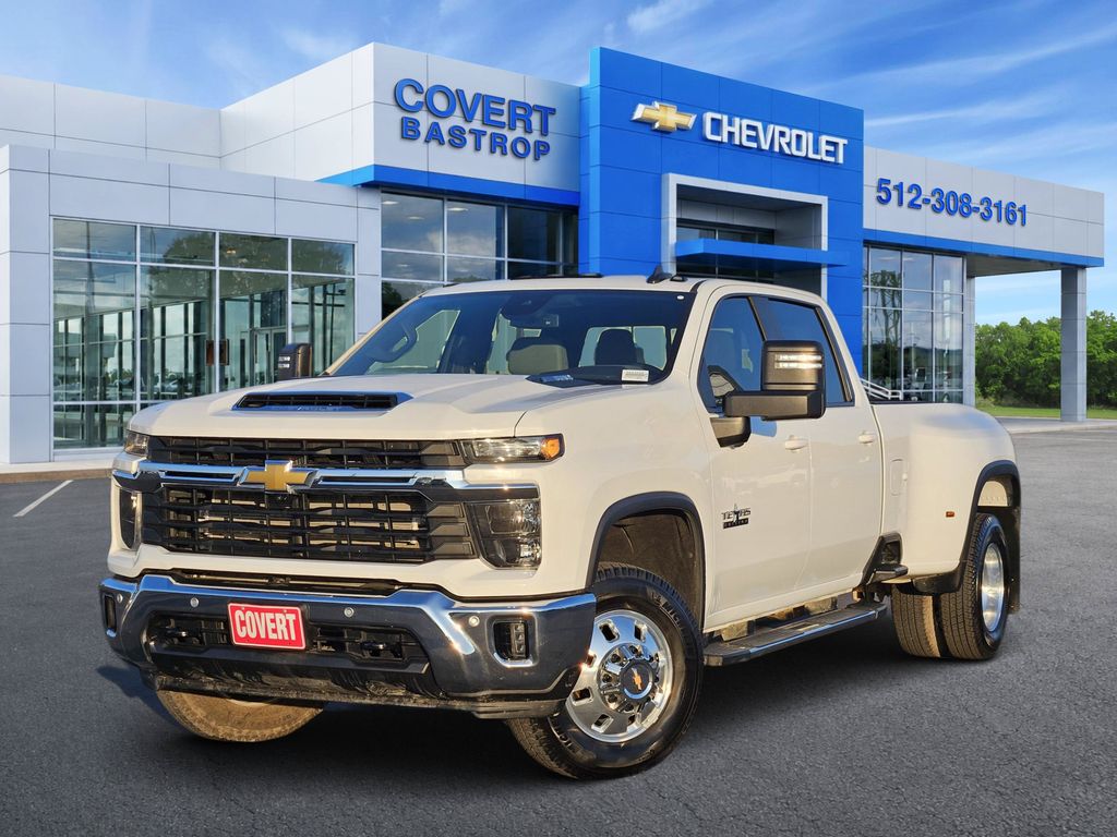 Summit White 2025 Chevrolet Silverado 3500HD Pickup Truck Four-Wheel Drive Automatic