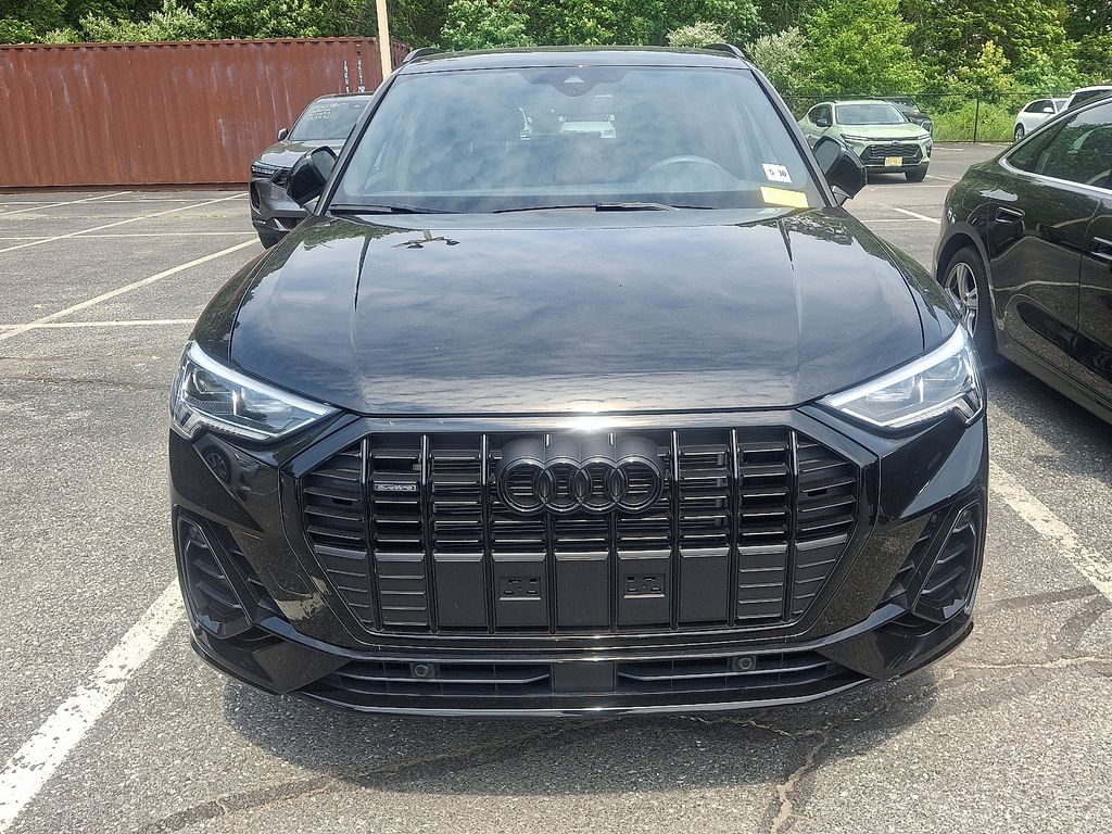 Thumbnail: 2025 Audi Q3 - 2