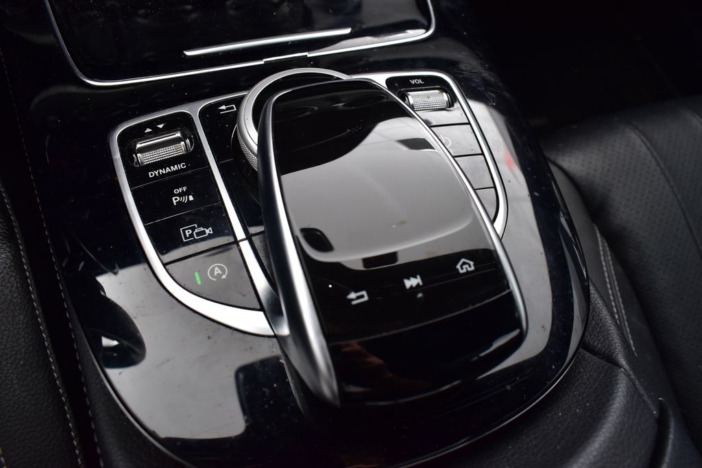 Thumbnail: 2017 Mercedes-Benz E-Class - 24