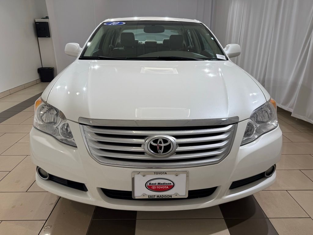 2010 Toyota Avalon Limited 8