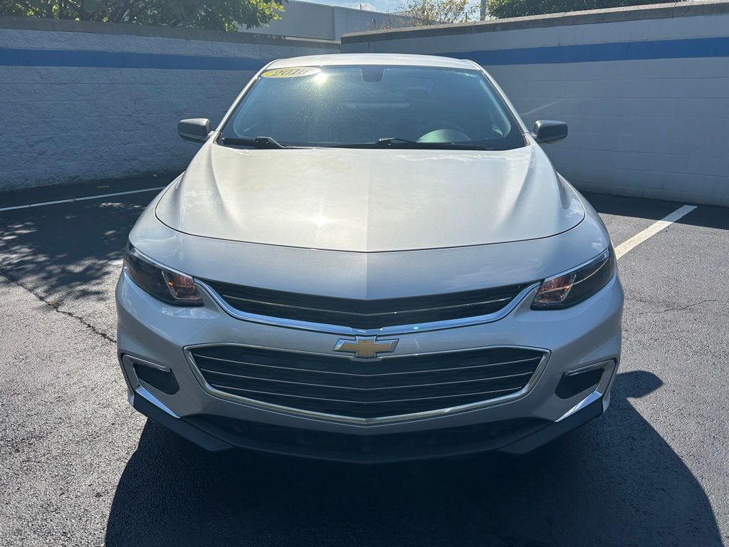 Thumbnail: 2016 Chevrolet Malibu - 8