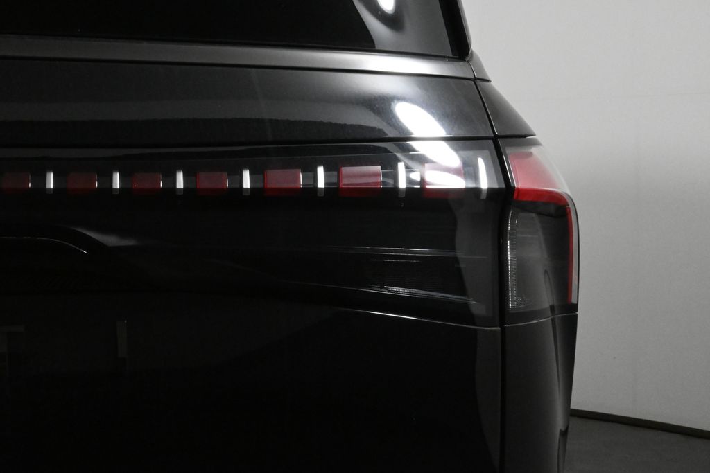 Thumbnail: 2025 INFINITI QX80 - 13