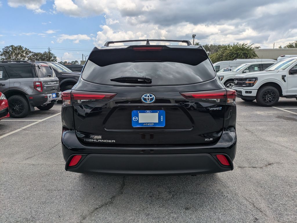 2024 Toyota Highlander Hybrid XLE