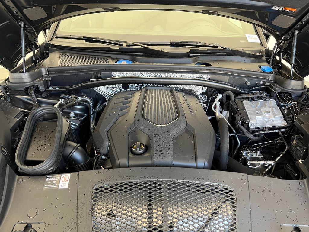 2025 Porsche Macan  26