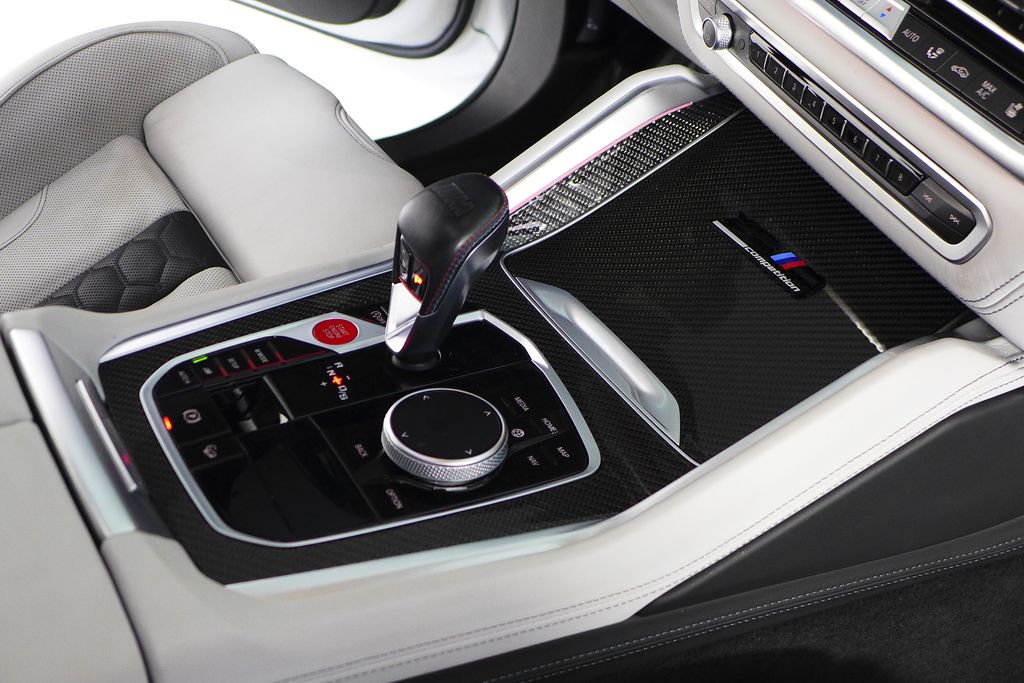 Thumbnail: 2023 BMW X6 - 15