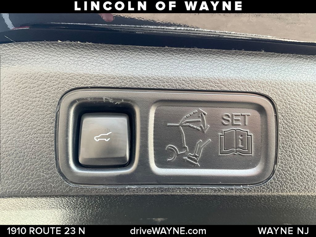 2020 Ford Expedition Platinum photo