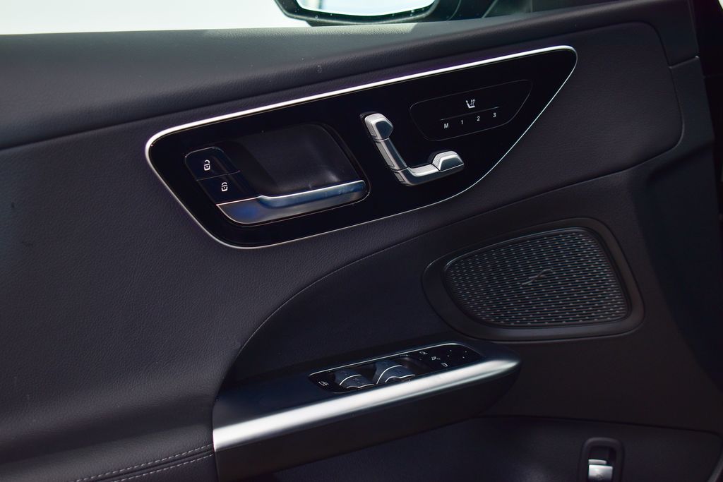 Thumbnail: 2025 Mercedes-Benz C-Class - 11