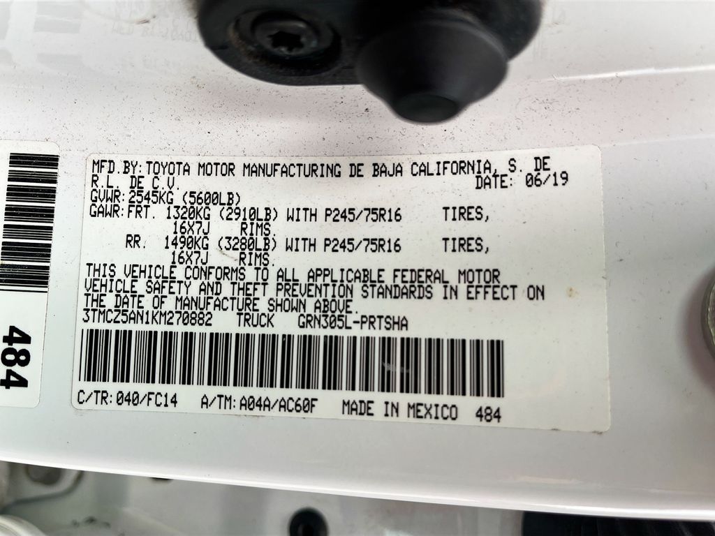 Used 2019 White Toyota SR5 image 28