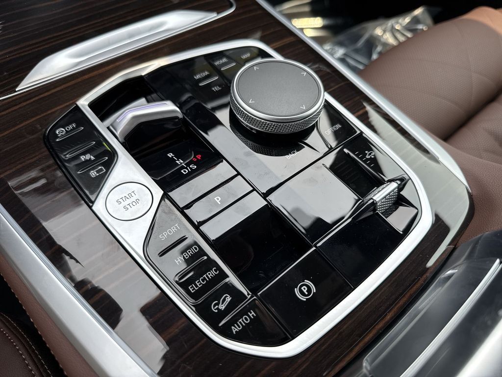 Thumbnail: 2026 BMW X5 - 20