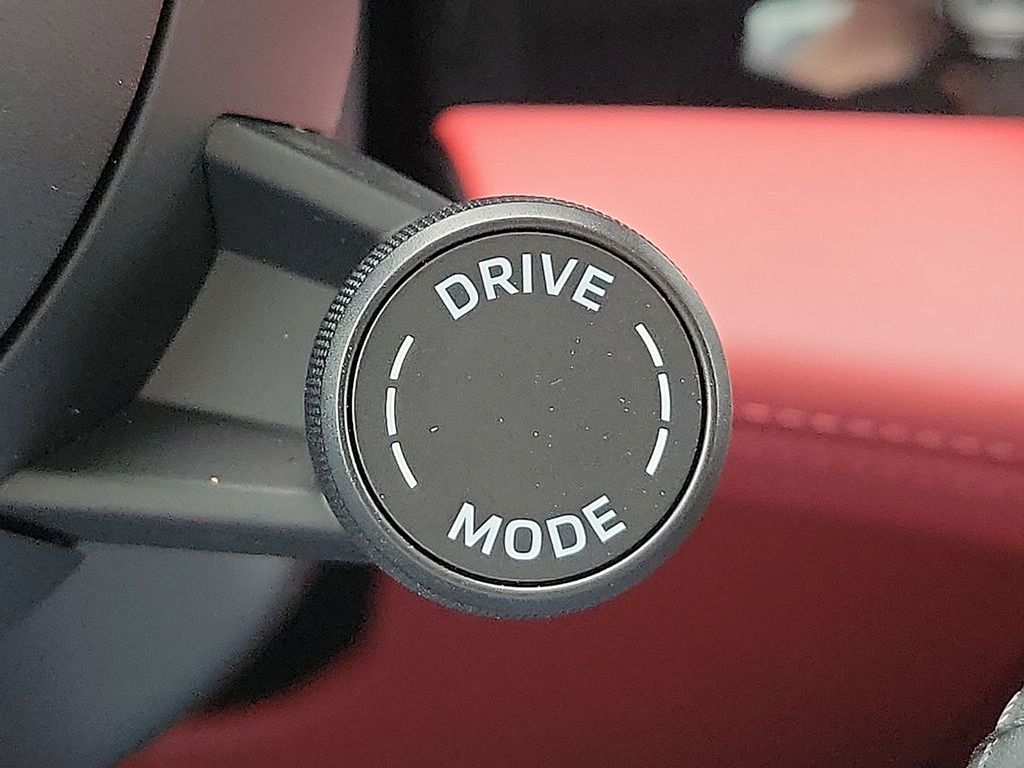 Thumbnail: 2025 Porsche Taycan - 21