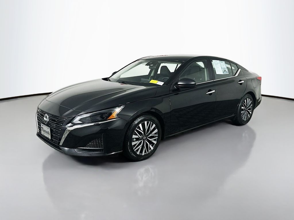 Used 2024 Black Nissan 2.5 SV image 3