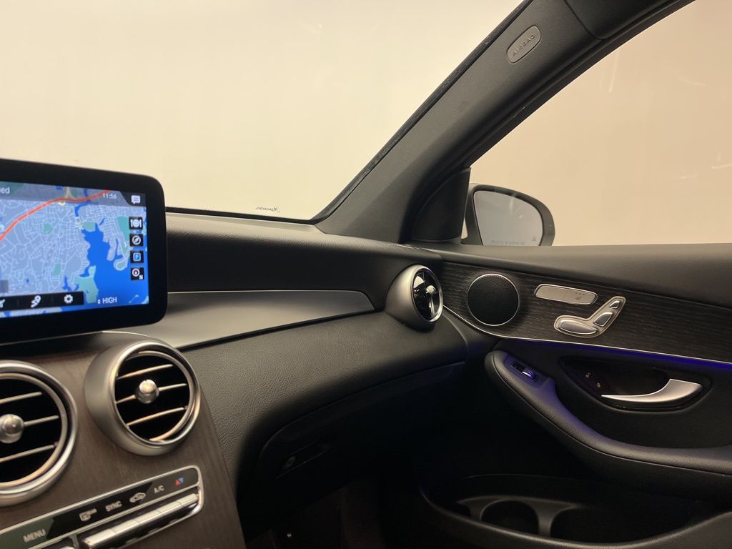 Thumbnail: 2022 Mercedes-Benz GLC - 22