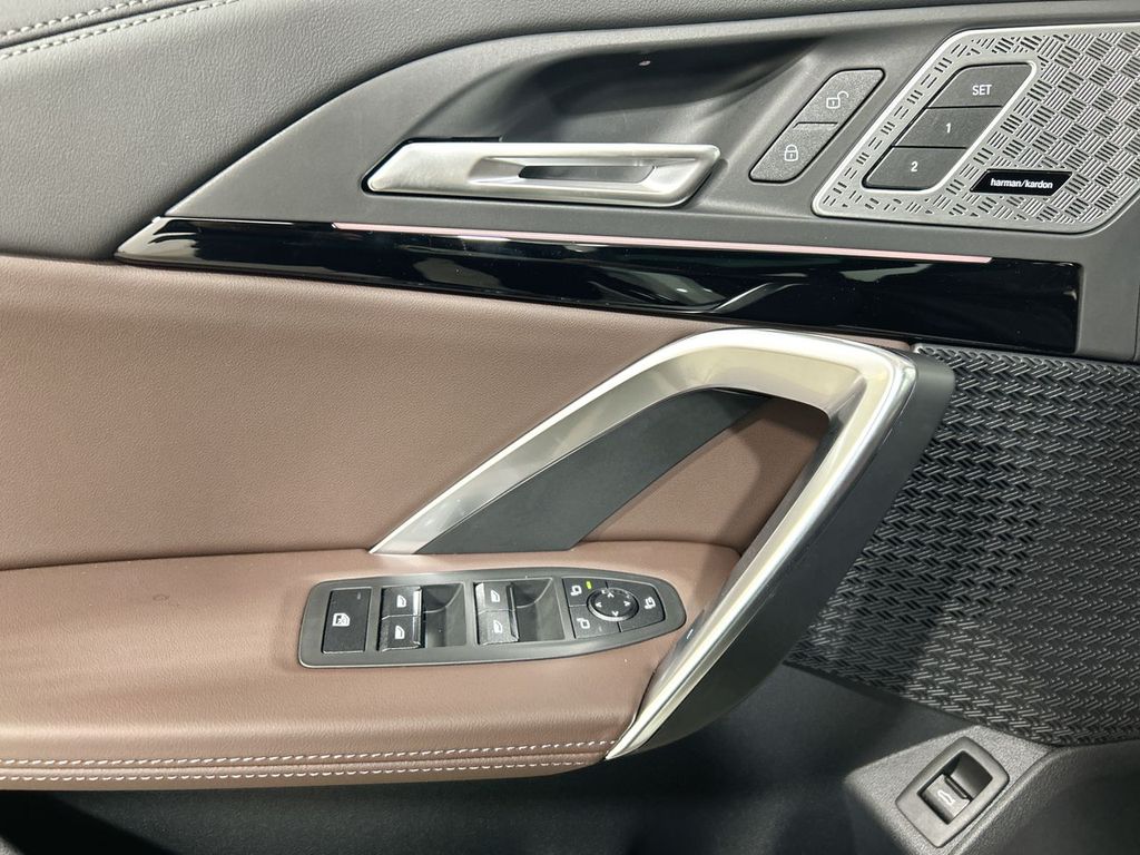 Thumbnail: 2025 BMW X1 - 11