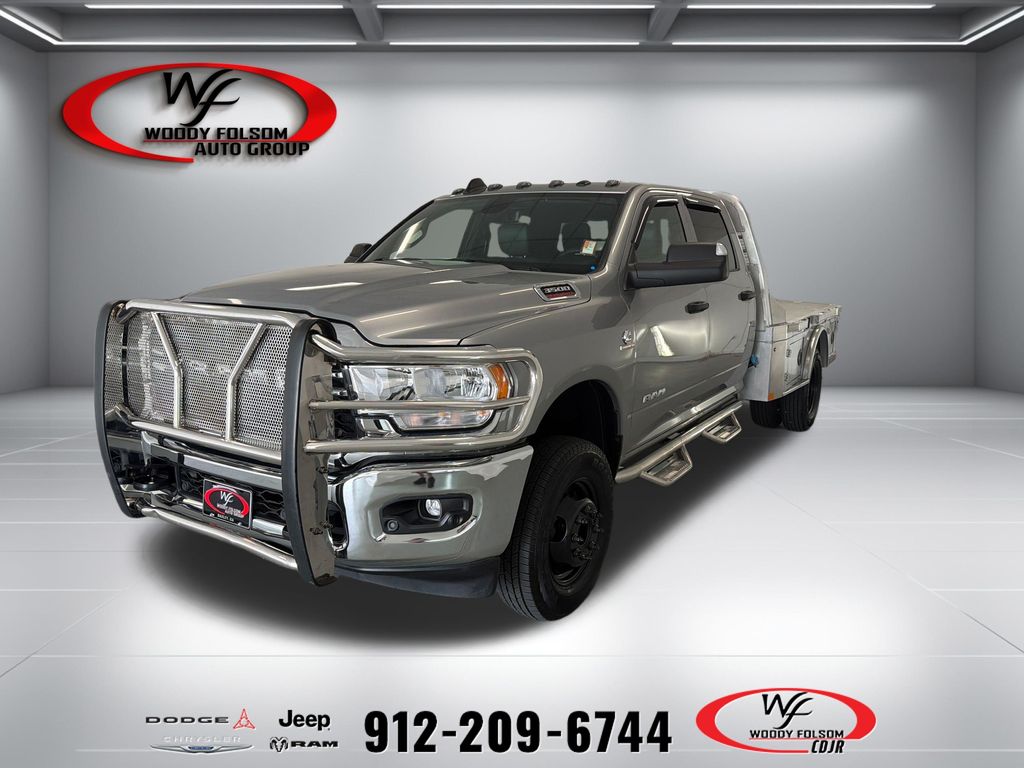 2022 RAM 3500 Chassis Tradesman Crew Cab DRW 4WD