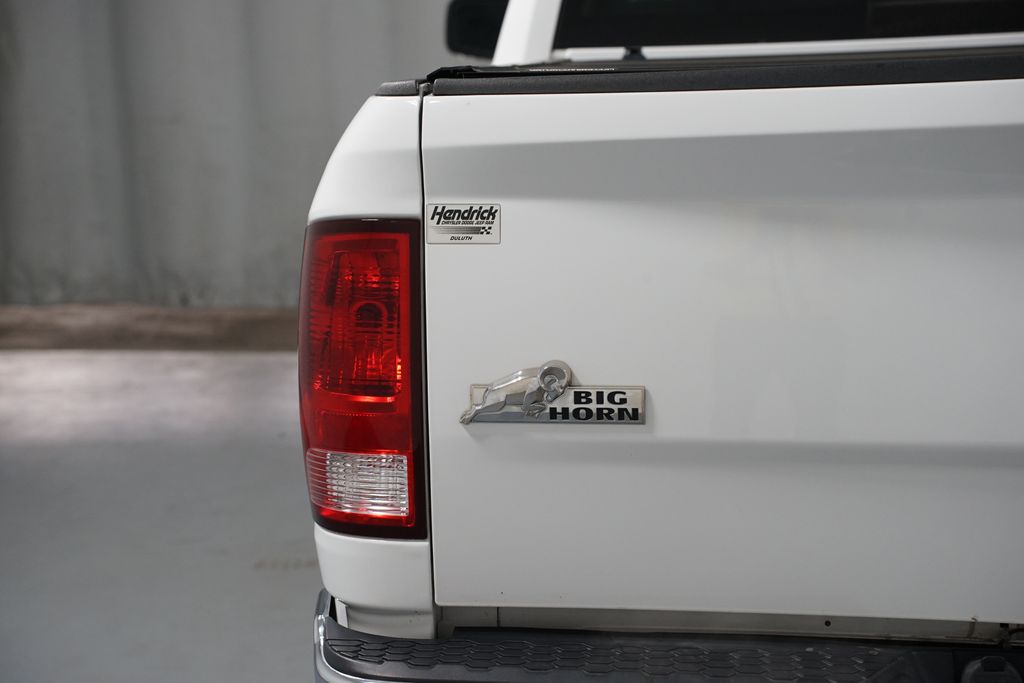 Thumbnail: 2019 RAM 1500 Classic - 10
