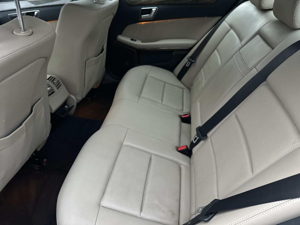 Thumbnail: 2010 Mercedes-Benz E-Class - 21