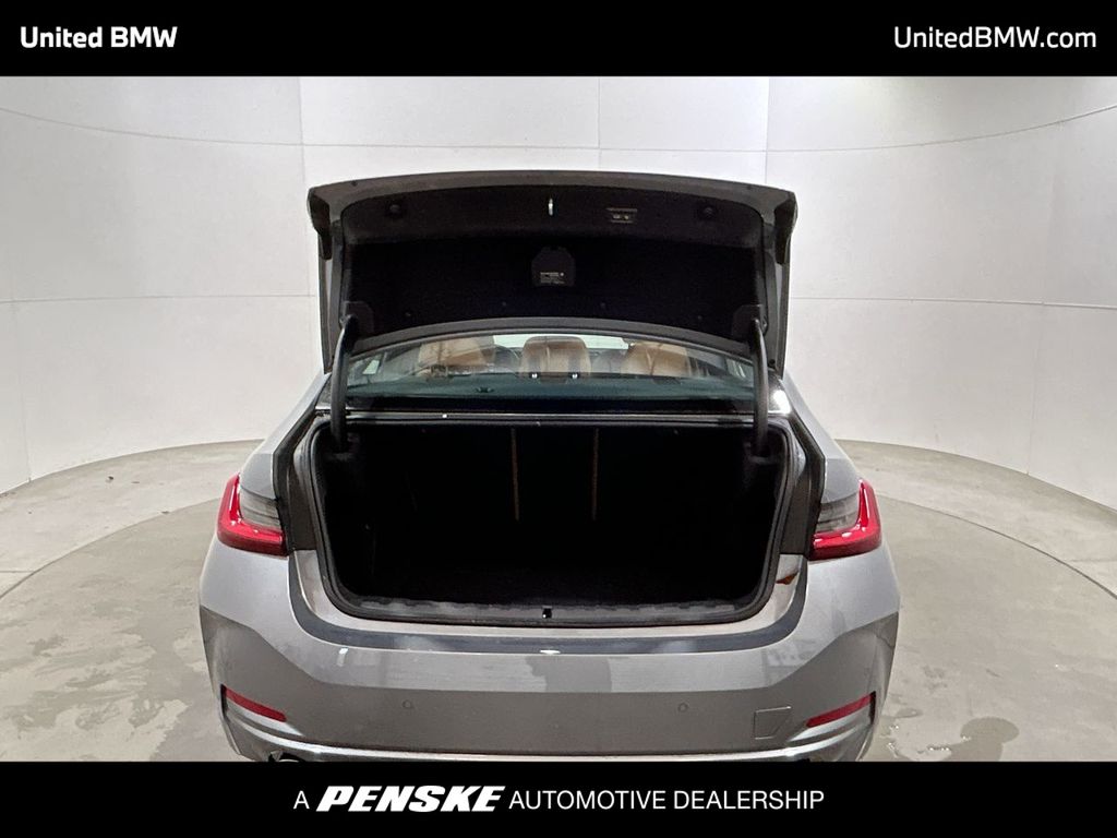 Thumbnail: 2025 BMW 3 Series - 22