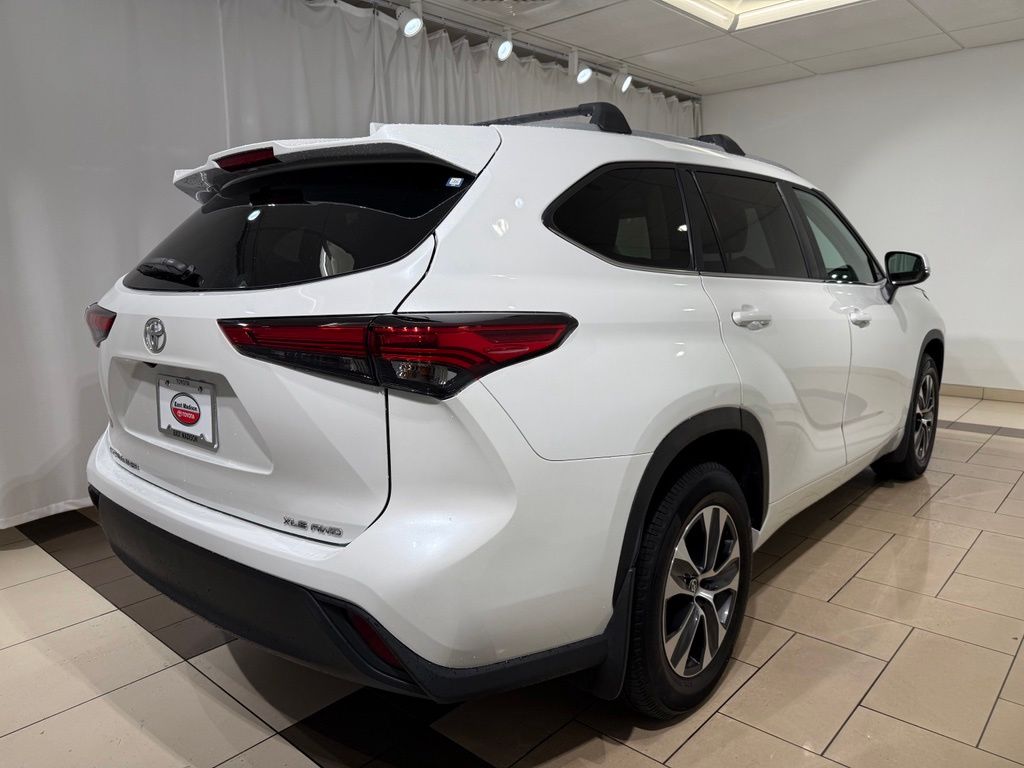 Thumbnail: 2023 Toyota Highlander - 5
