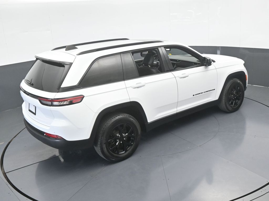 Used 2024 Bright White Clearcoat Jeep Altitude X image 57