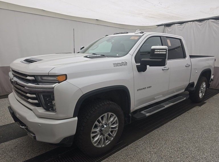 White (Iridescent Pearl Tricoat) 2020 Chevrolet Silverado 2500HD Pickup Truck Four-Wheel Drive Automatic