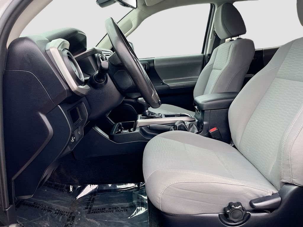 Used 2019 White Toyota SR5 image 19