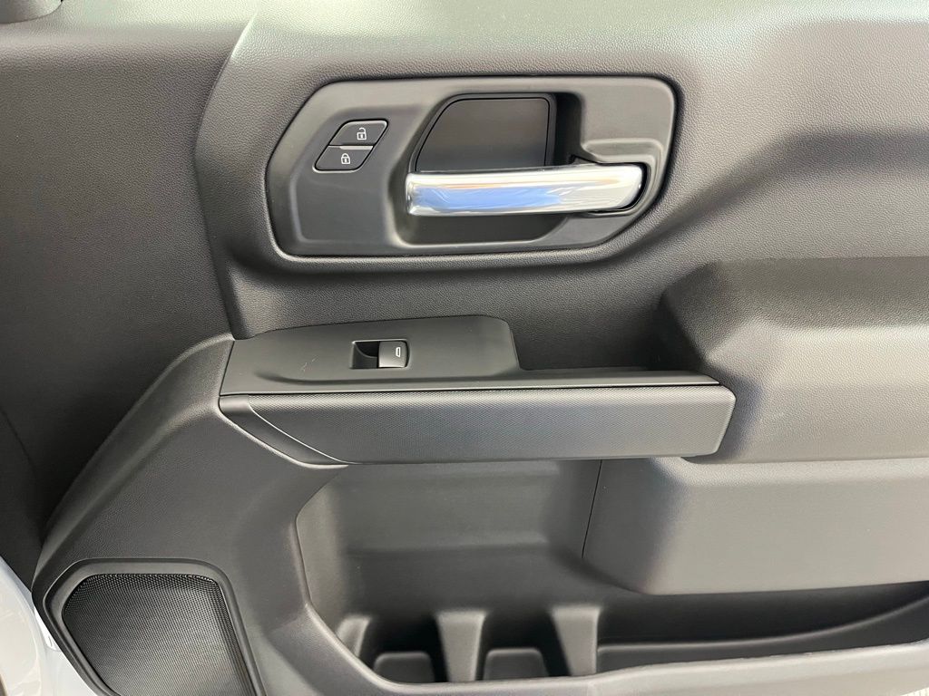 Thumbnail: 2026 Chevrolet Silverado 2500 - 13