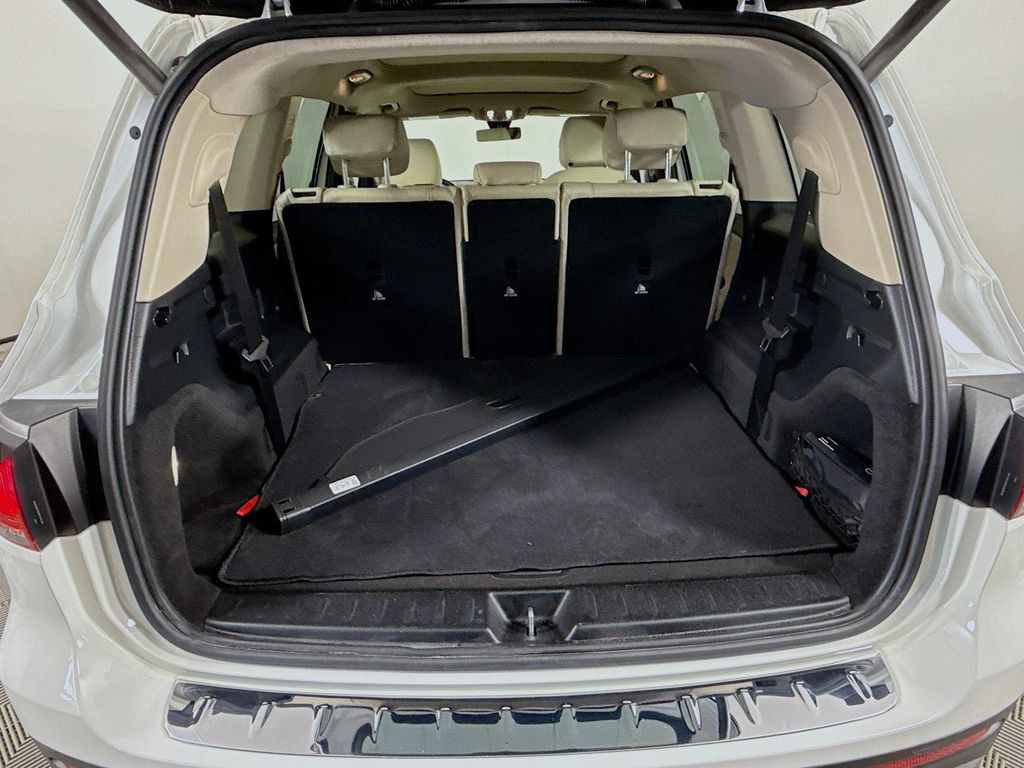 Thumbnail: 2021 Mercedes-Benz GLB - 26