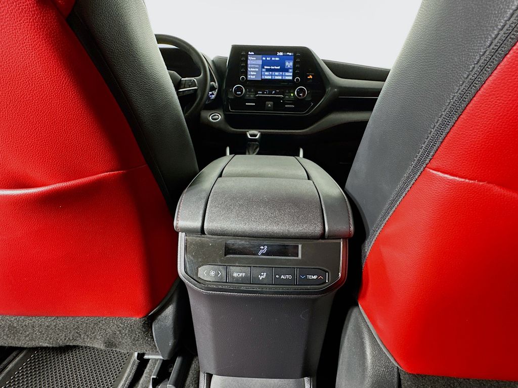 Thumbnail: 2021 Toyota Highlander - 26